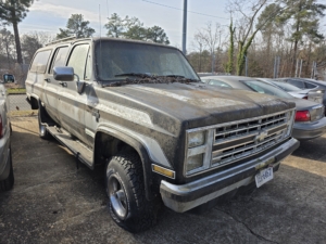 Choo Choo Customs Square Body Suburban 1500 4X4 Yard Find - $2,500.00 - For Sale in Richmond, VA