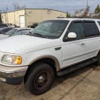 1999 Ford Expedition Eddie Bauer - $1,950.00