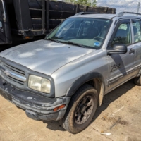 2001 Chevrolet Tracker ZR2 4-Door 4WD - $850.00