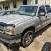 2005 Chevrolet Silverado LS 4WD 4D 5 3/4 ft - $1,250.00