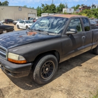 2001 Dodge Dakota V8 Club Cab 2WD - $1,450.00